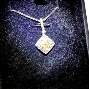 Yellow and White Diamonds Pendant w/Necklace